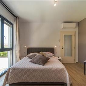 4 Bedroom Istrian Villa with heated pool, Sauna & Jacuzzi near Rovinj sleeps 8 - 10